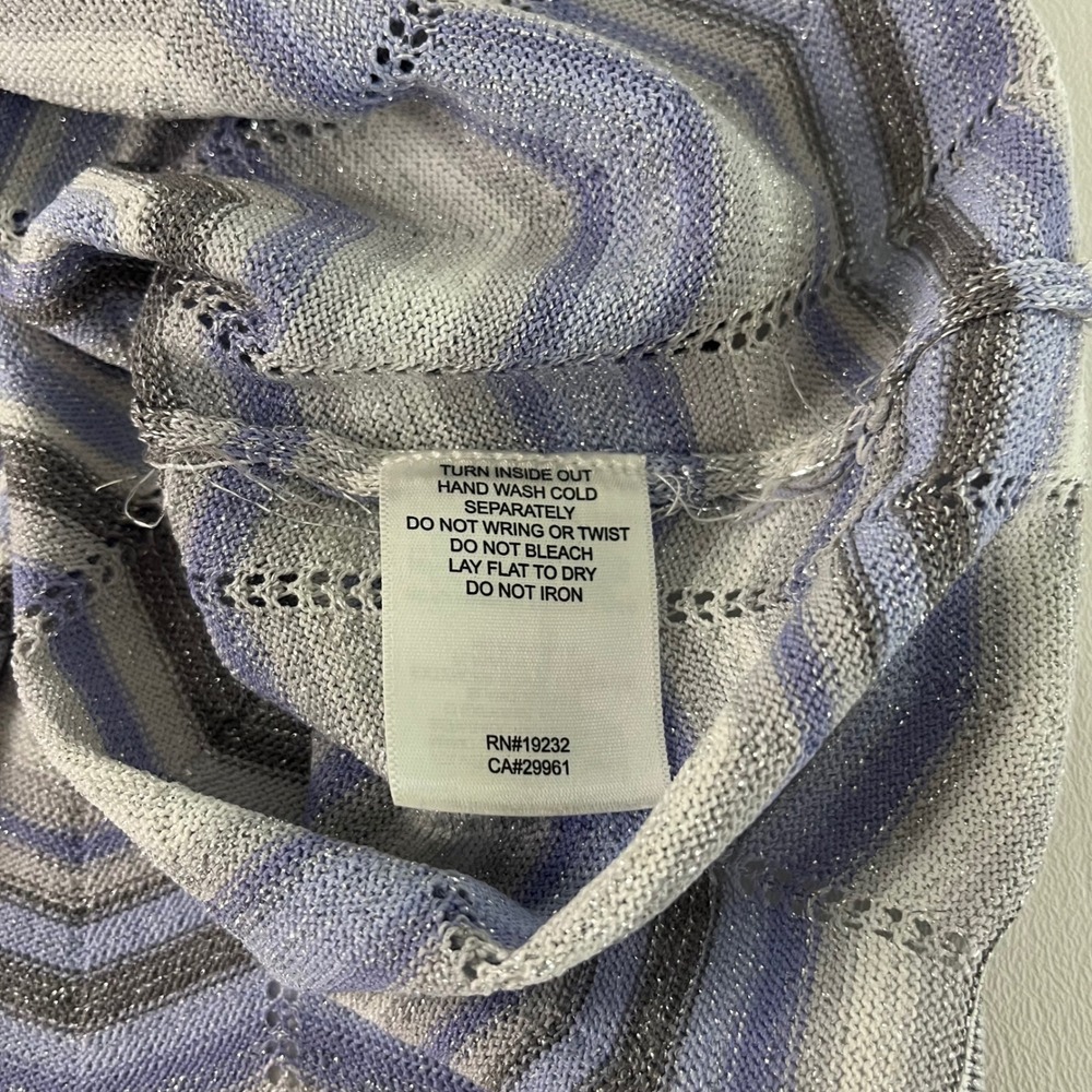 Alfred Dunner Knit Top Women 1X Blue Silver Chevron Metallic V-Neck 3/4 Sleeve - Picture 8 of 8